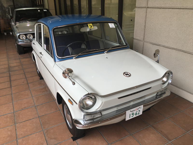 Illustration for article titled Look At This Amazing Collection of Historic Cars Inside A Japanese Shopping Mall